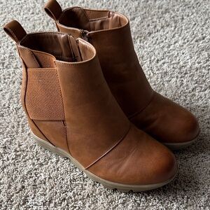 Women's Tan Ankle Boots